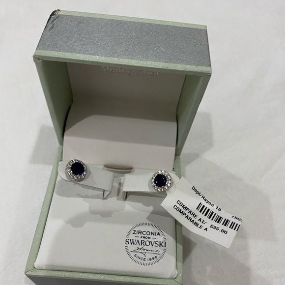 Earrings - Picture 4 of 4